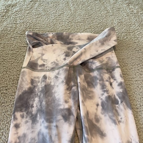 Lululemon Align Pant 28 Criss Cross Waist
Diamond Dye Stargaze Pitch Grey size 4 - Picture 3 of 10